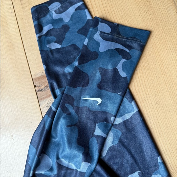 Nike Camo Print Activewear - Picture 3 of 4